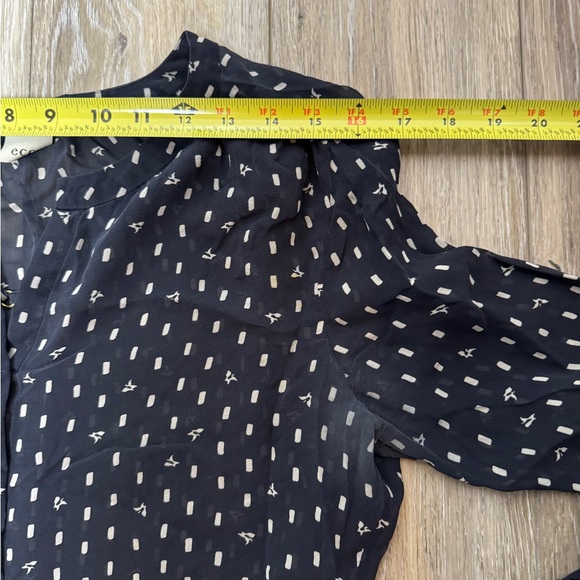 Ecru Chic Black and White Patterned 100% Silk Blouse Size M - Picture 7 of 11